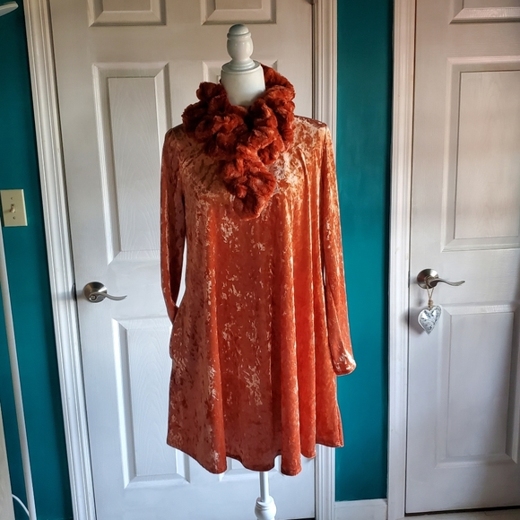 Faux Fur Orange Scarf NWOT - Picture 13 of 13